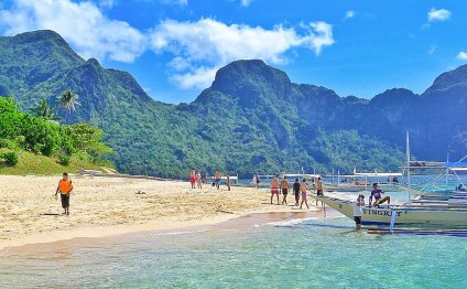 Helicopter Island in El Nido