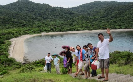 The Dos Hermanos rocky islets