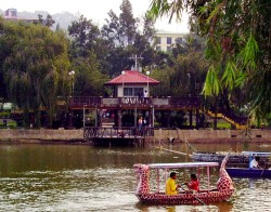 [Photo of Burnham Park, Baguio]